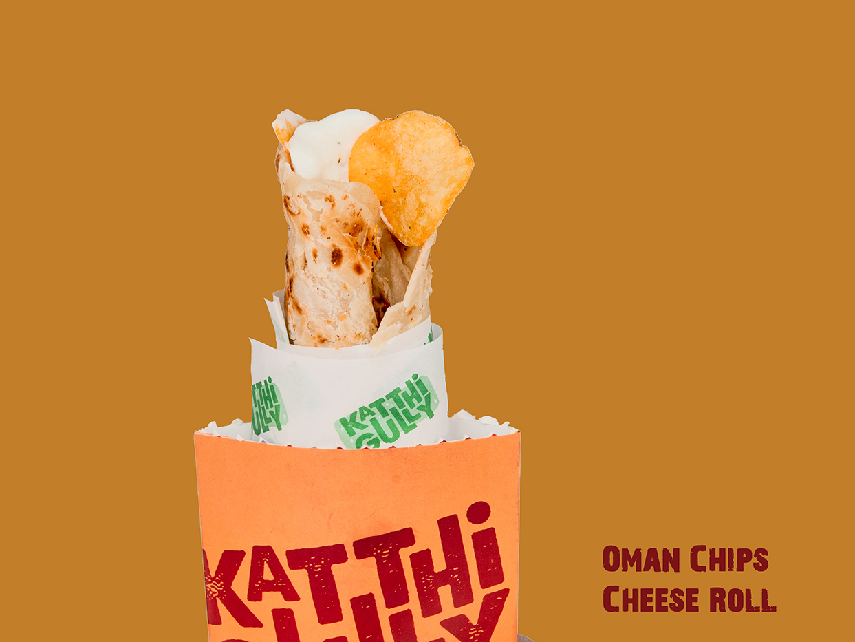 Oman Chips Cheese Roll