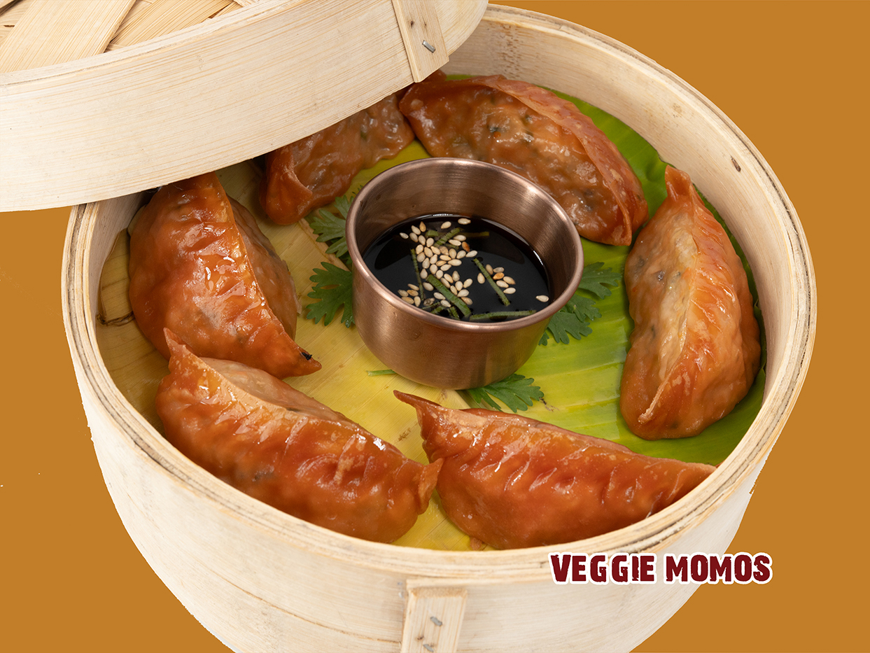 VEGGIE MOMOS